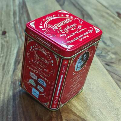 Boîte en métal “Vintage” rouge liqueurs (au chocolat noir)